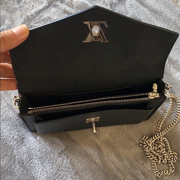 LV black leather Cross Body bag - Picture 7 of 8